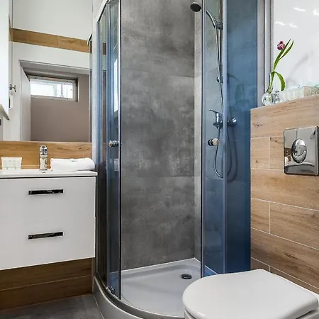 Przy Krzywym Domku Ltc - * Sopot